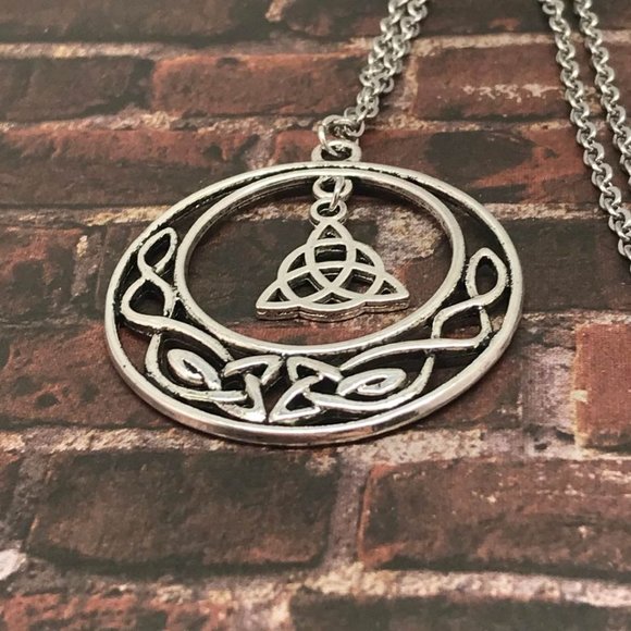 Celtic Irish Trinity Triquetra Knot Circle - Picture 3 of 5